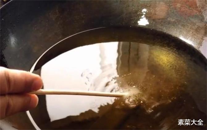 萝卜丸子|炸萝卜丸子，到底用面粉还是淀粉，教你正确做法，丸子酥脆不回软