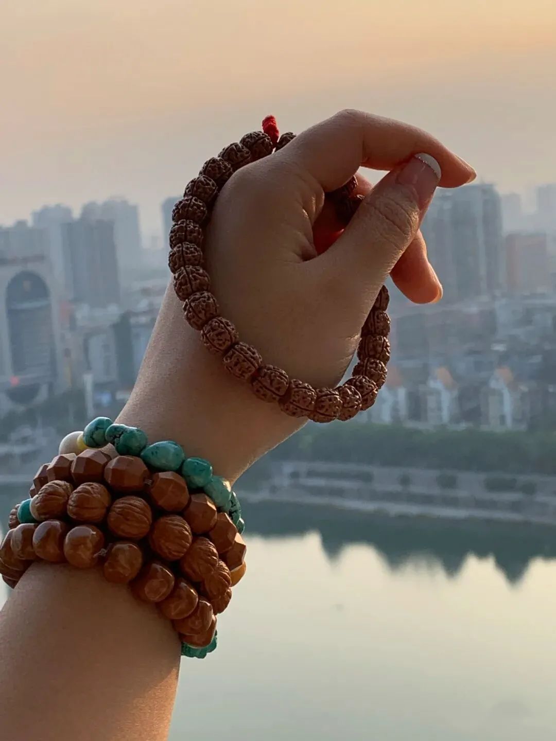 文玩|有的串儿，不用上配饰就很美了