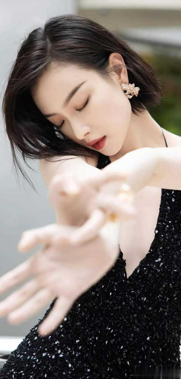 方脸女性适合什么样的发型