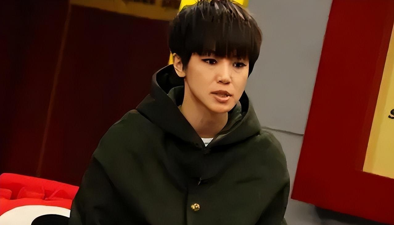 “港独”明星何韵诗，叫嚣联合国将中国除名！如今下场真是大快人心！