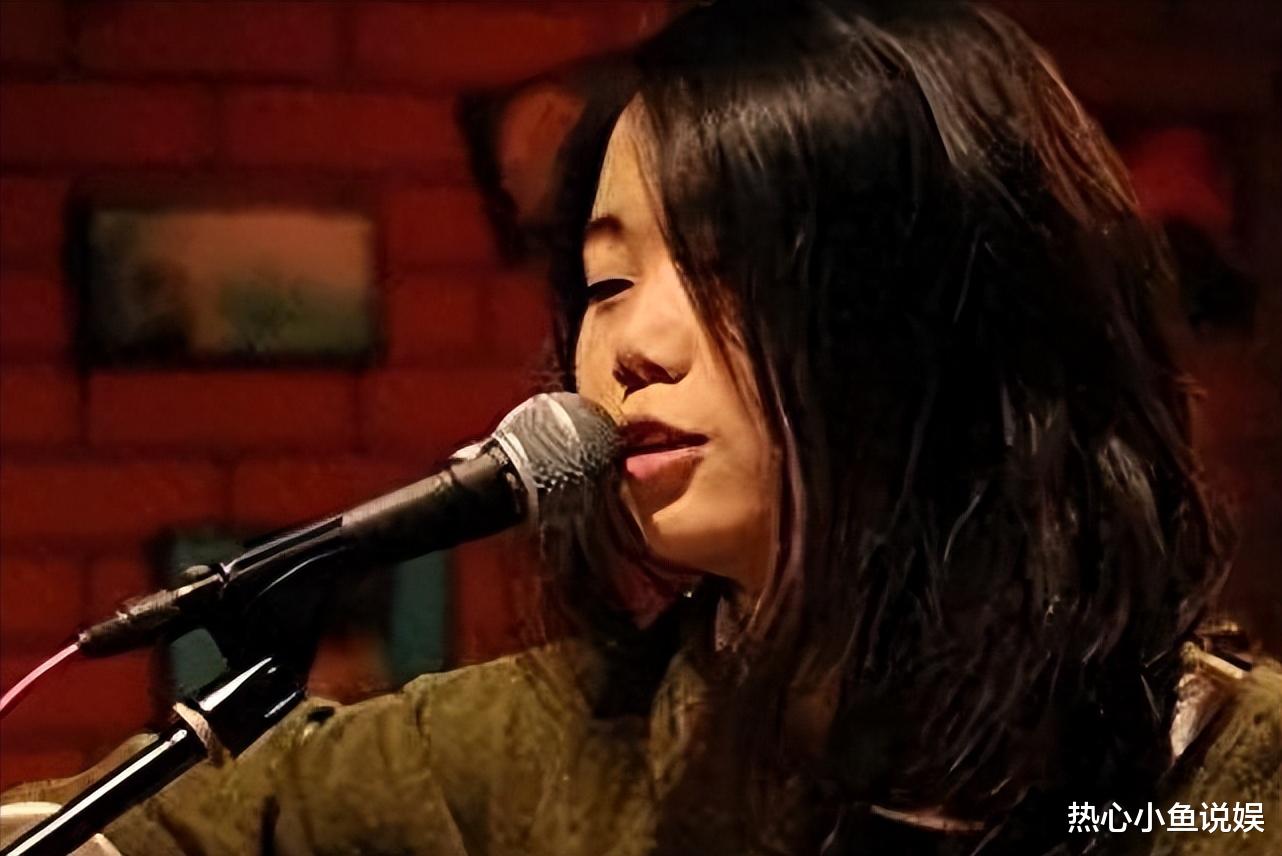 民谣界“女流氓”,歌词粗俗多次抄袭,如今这般下场也活该!