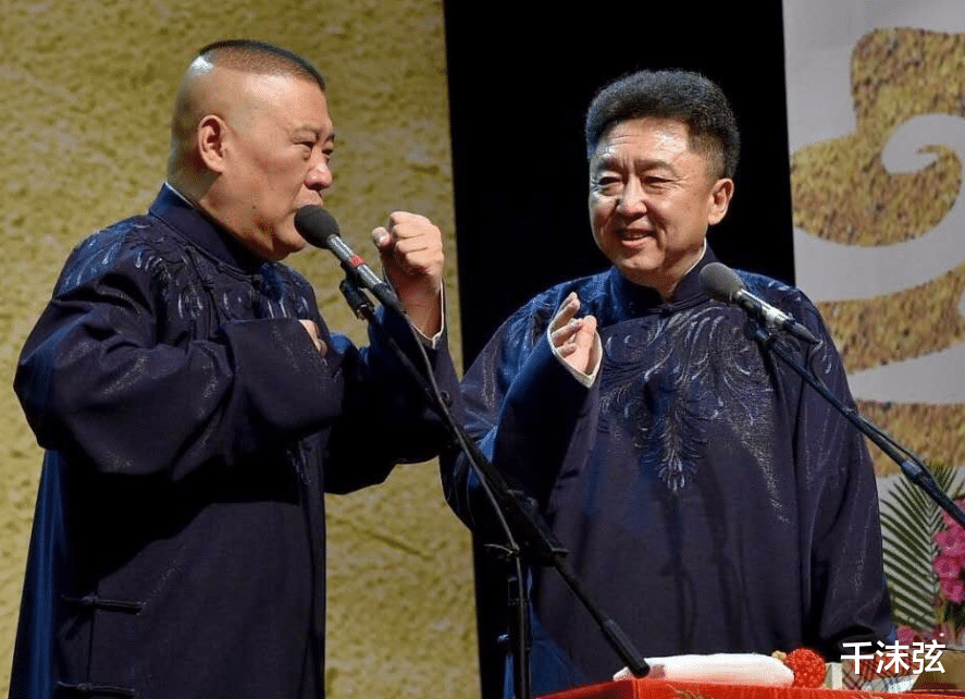郭德纲官宣小儿子说相声!8岁安迪肚腩比爸大,一身唐装像病号服