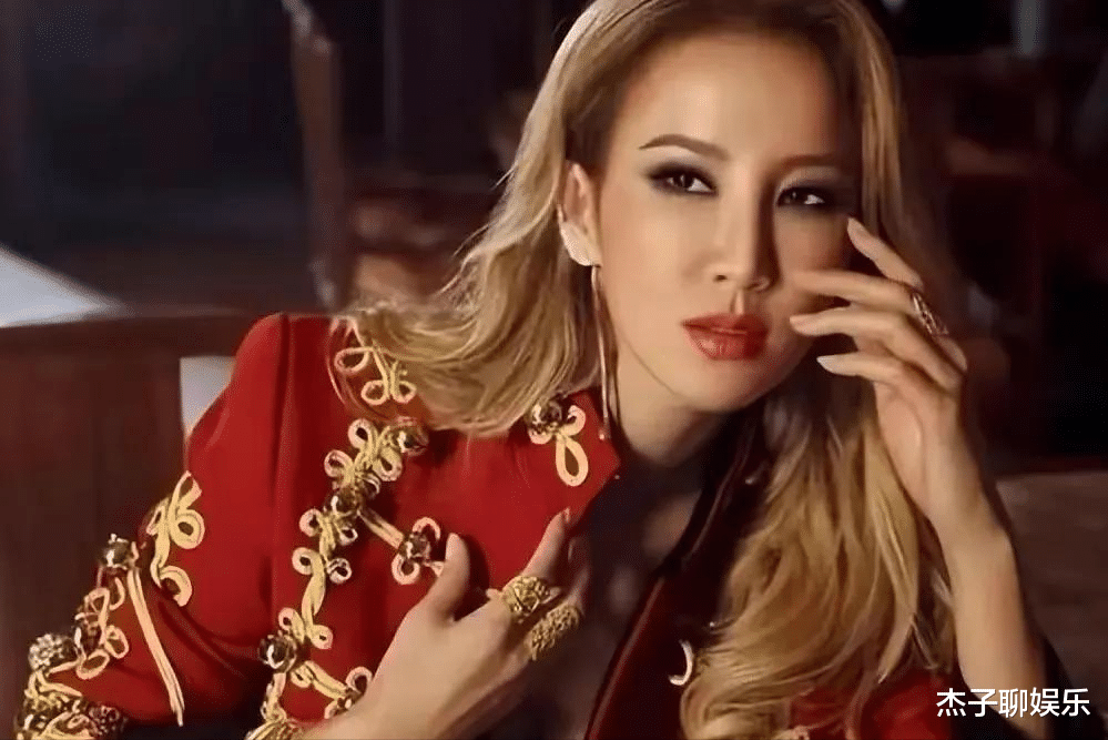 李玟去世8天,富豪丈夫被扒身份造假,最后一根稻草浮出水面