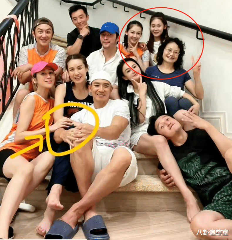 郑恺|郑恺3年首为苗苗准备惊喜,岳母没分寸活成倒插门:眼里没光了