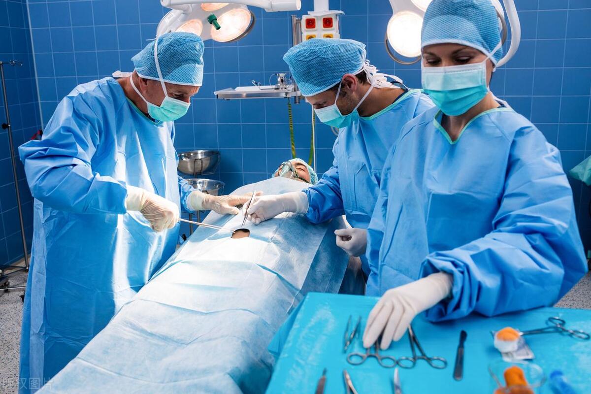 高热量美食引发胆结石?微创手术+及早治疗,轻松解除石化!