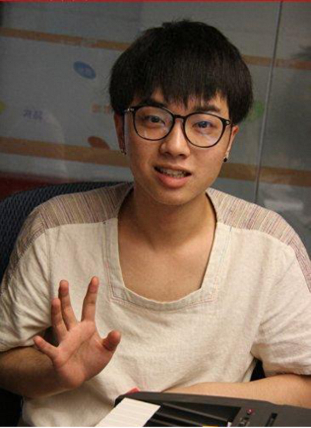 看了当红艺人“判若两人”旧照，才明白资本造星的力度，有多强！