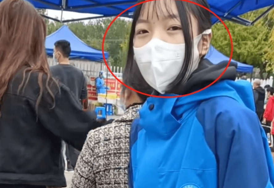 发型 初中生偏爱“鲶鱼须”发型,90后感觉似曾相识,越看越像非主流