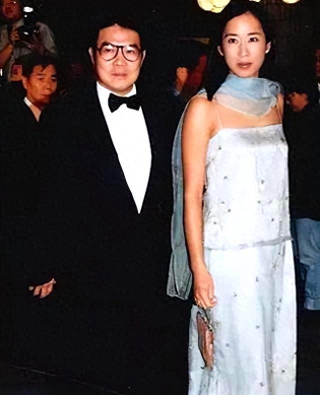 没想到!“独宠”郭晶晶二女儿的霍震霆,让所有人都刮目相看!