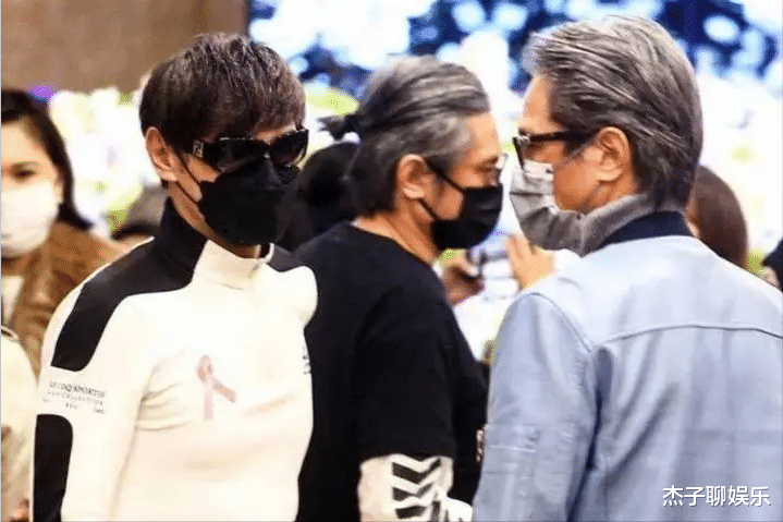 满头白发悲观厌世,包小柏沉浸丧女之痛:骨灰制项链,AI求复活