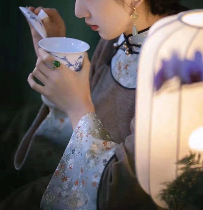 翡翠|冬天要怎么防止翡翠开裂失水?