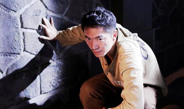 羌定国努了努嘴,看向一直在打呼噜的刘正臣.