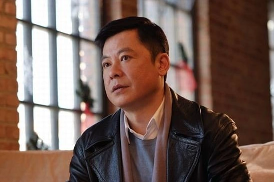 57岁老戏骨三代移民美国：大肆晒奢华生活，称是自己通过奋斗赢得的生活