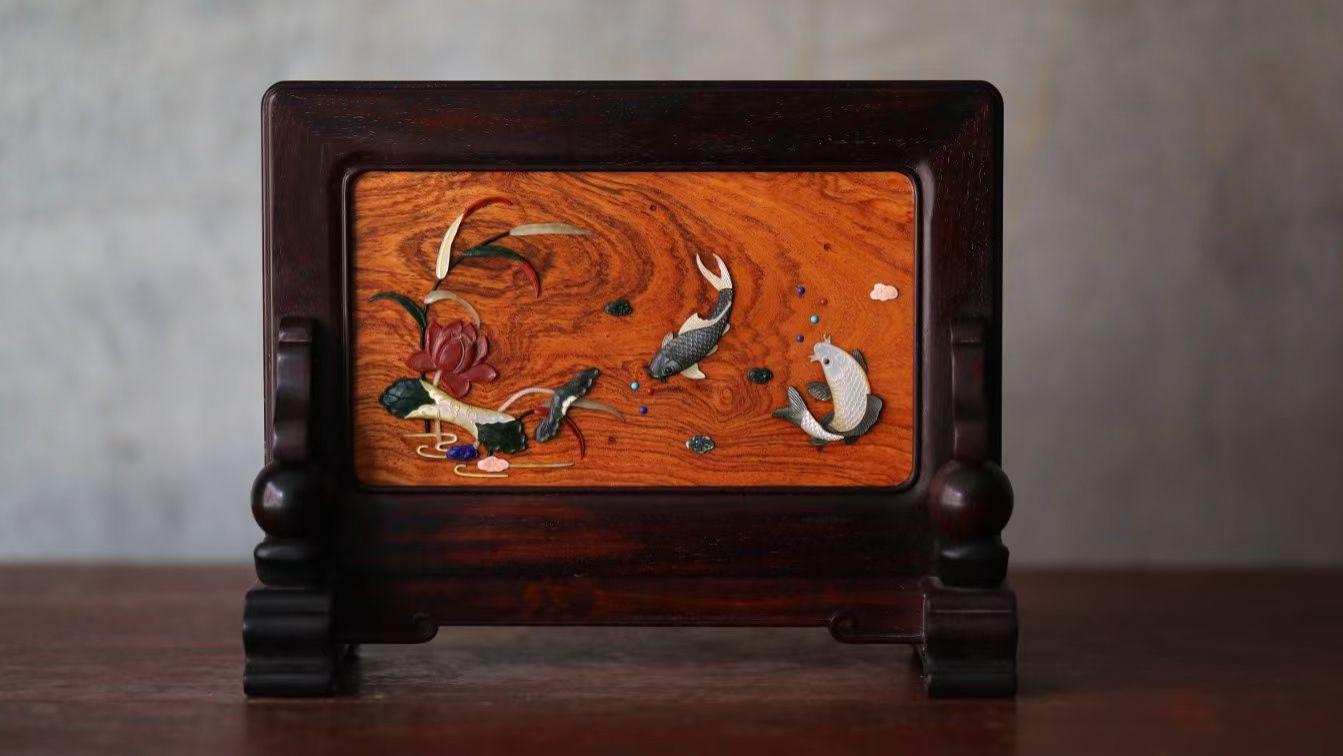 古董|紫檀黄花梨，百宝镶嵌，年年有鱼砚屏