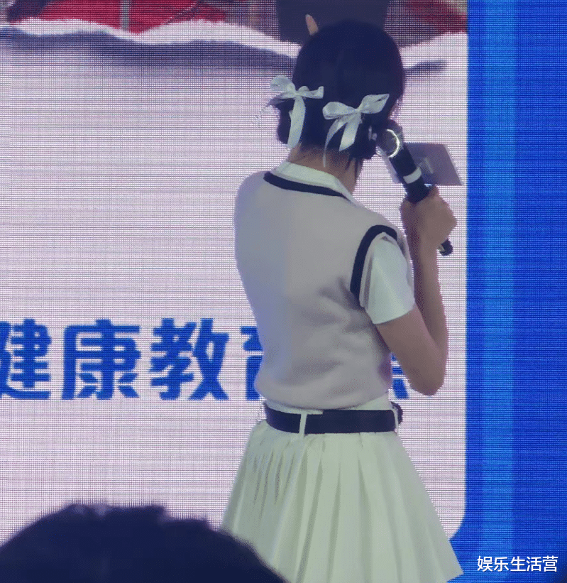 迪丽热巴|热巴黄景瑜恋情再曝瓜?女方现身腰粗被指产后,后台需遮肚穿束腰