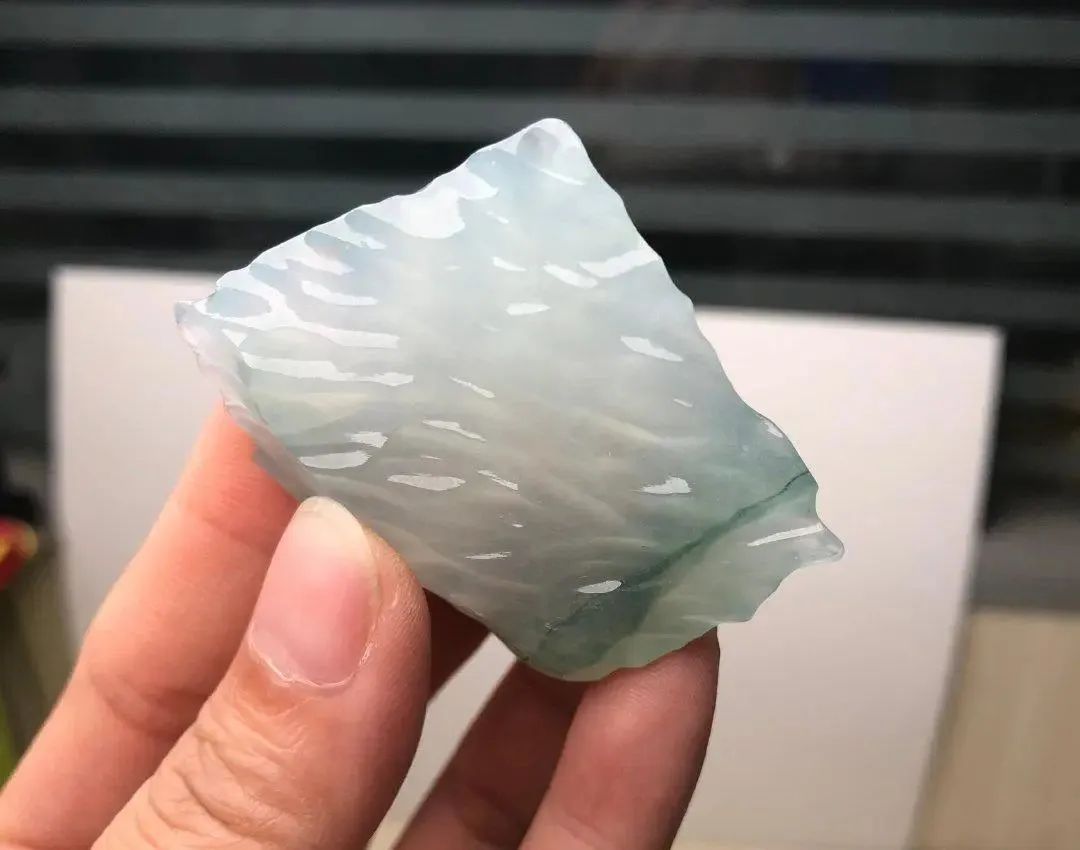 冰飘花翡翠片料，客户私人定制齐天大圣！