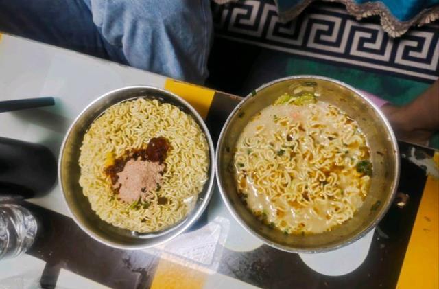 |东北17岁小伙晒高考前后早餐，反差猝不及防：考前VIP，考后是个P