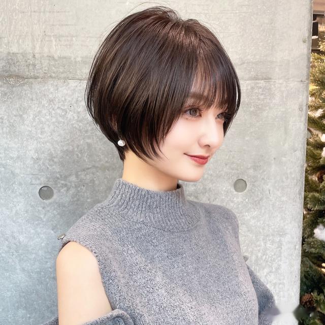 发型剪来剪去不满意，那就试试立体层次短发，让你大变样