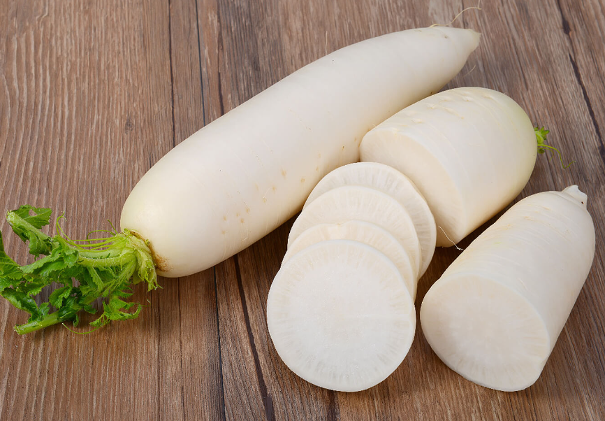 多吃白萝卜能帮助降血糖？医生提醒：不要依赖，这2样要忍住嘴