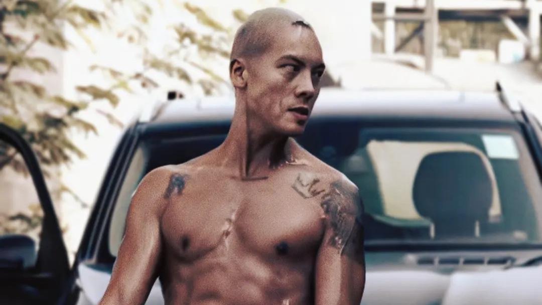 看完《爆裂点》，我吓坏了：林超贤关系多硬才能让这片在内地上映