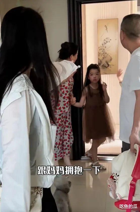 天呐！孩子没保住，官宣离婚后，老公10天后找新欢…