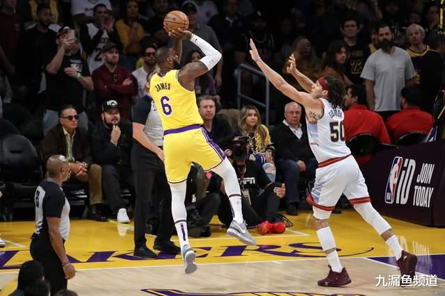 25岁杜兰特砍下12258分,25岁科比砍10658分,25岁詹姆斯呢