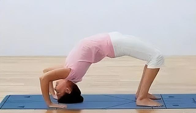 展开腋窝，更好的做瑜伽轮式！