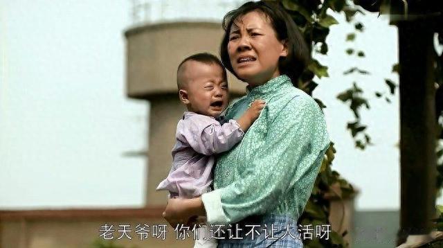 不会吃饭就别吃!看完刘琳的大葱蘸酱,那些“假吃”女星脸不疼吗