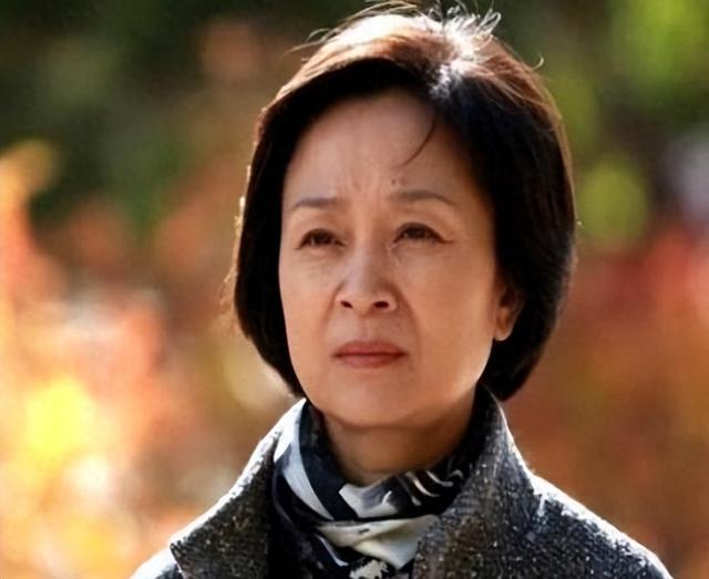 女人更年期时不要太过节俭，常吃这4种碱性食物，或对身体有益处