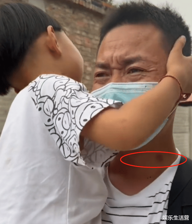 樊小慧骑单车追日出，骑2千公里气质像名媛，男摄影师比前夫帅气