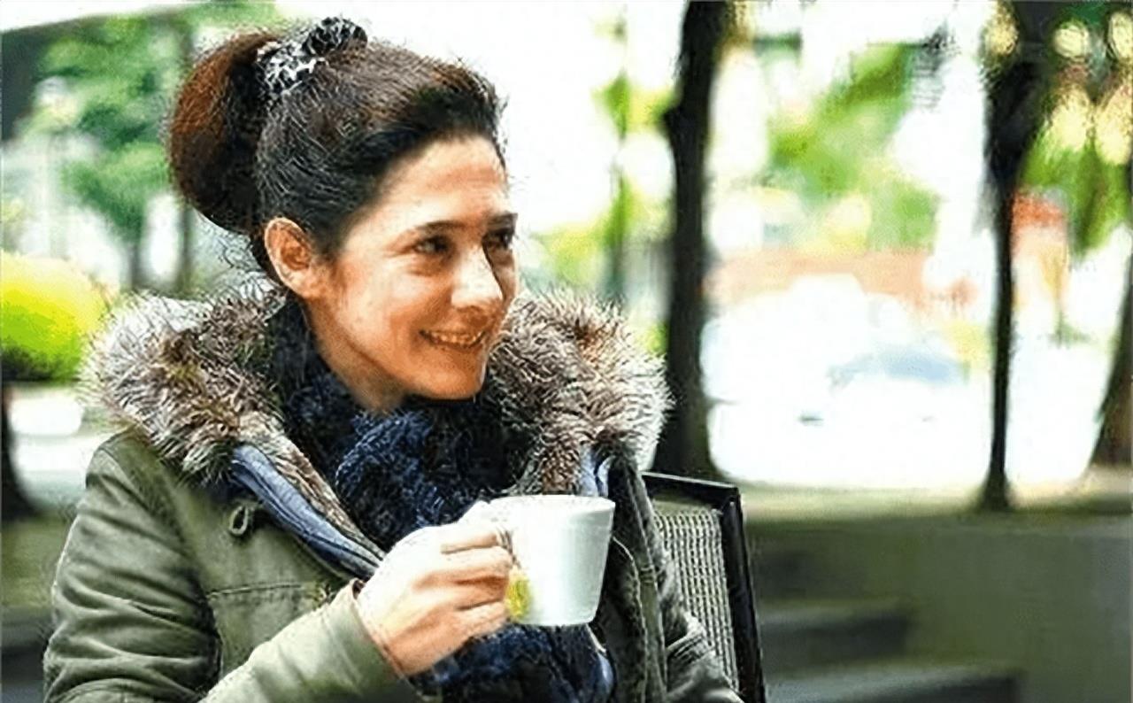 德国女星郝莲露:北大毕业嫁北京的哥,生2个混血,如今定居广州