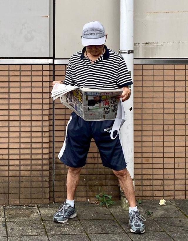 帽子 六七十岁男人：可以不戴军帽、草帽，但这2种帽子不能少！很减龄