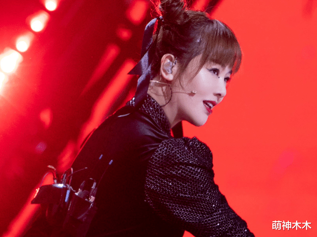 |于晓光出轨风波升级，波及9位娱乐圈女明星，左小青评论区沦陷