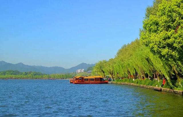 杭州西湖|被戏称“耿直”的景区，坚持16年不收一分钱，回报却让人嫉妒
