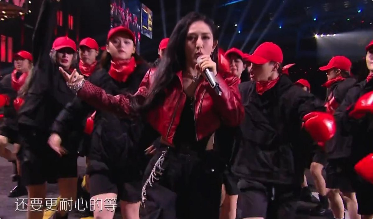 事实证明,谢娜在丢人现眼的路上,越走越远了