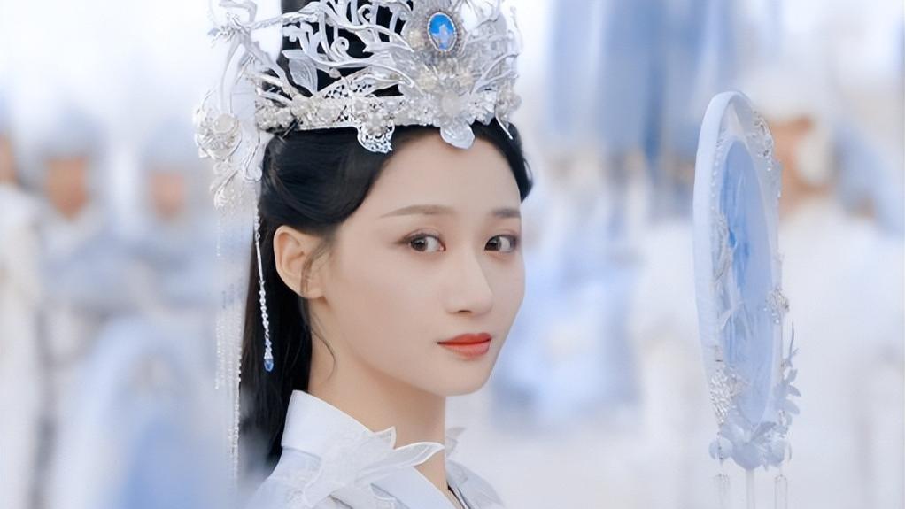 星落凝成糖|《星落凝成糖》收官3月，女配翻身做主角，男主搭档26岁绝色女神