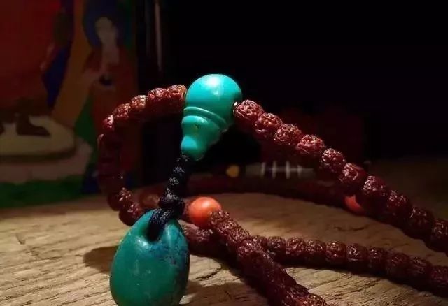 同样是玩,为啥别人盘了一年的手串变化就那么大呢?