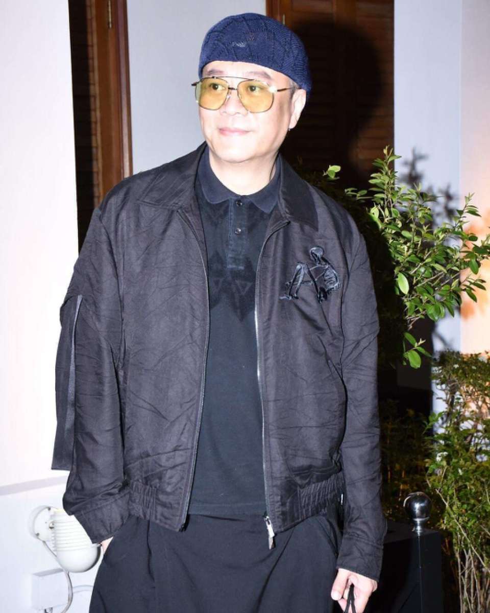 曾志伟|曾志伟70大寿,宴请近100位大咖太隆重,元彪喝嗨直接躺地上拍照!