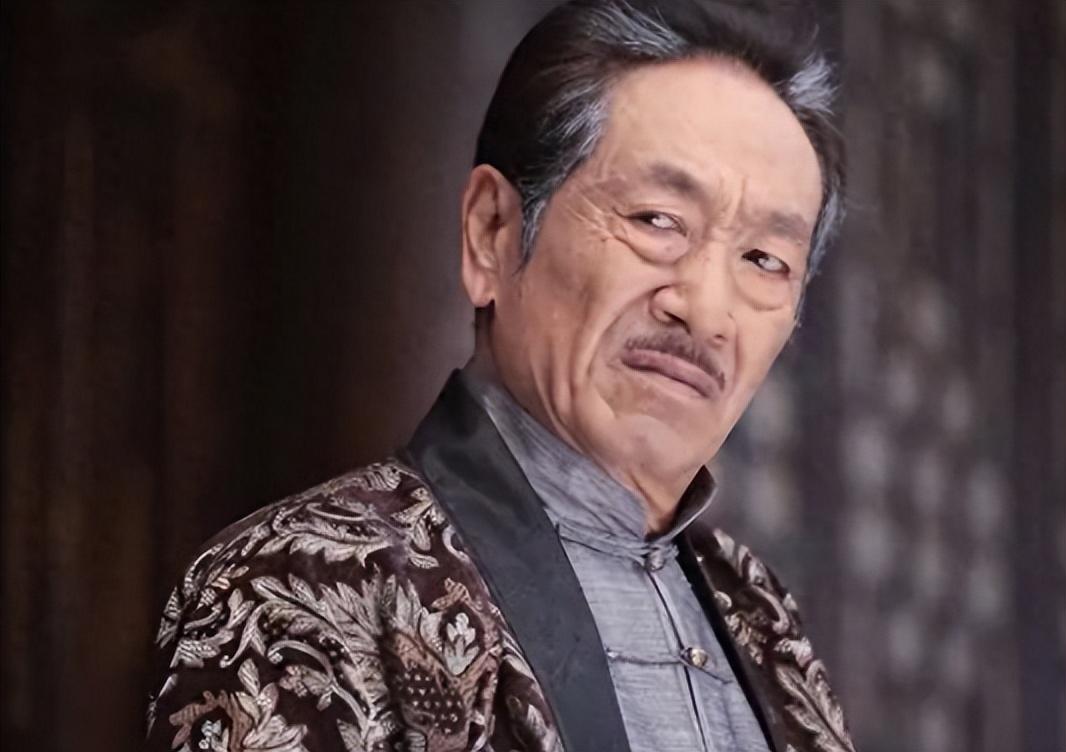 演员王奎荣：68岁娶小37岁饶芯语，71岁老来得女，近况如何？