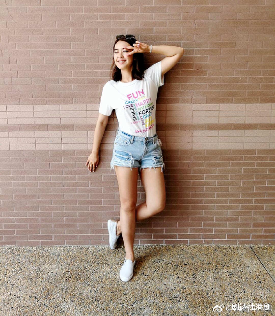 恭喜！TVB前人气港姐被曝回母校任职导师，结婚几年仍无意造人