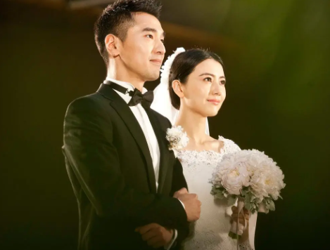 秦霄贤视她为女神,她却知三当三,高圆圆的“遮羞布”被公公撕下