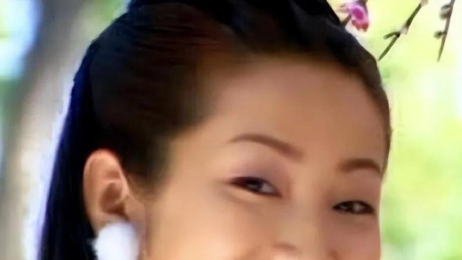 丑而不自知有多可怕，长相寒碜非要尬演绝世美人，观众直呼辣眼！