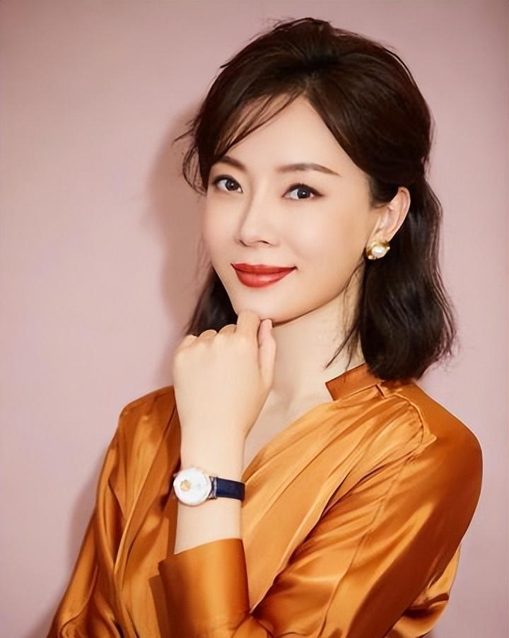 中国最干净的4位女星,不傍富豪、不滥情、个个清白干净