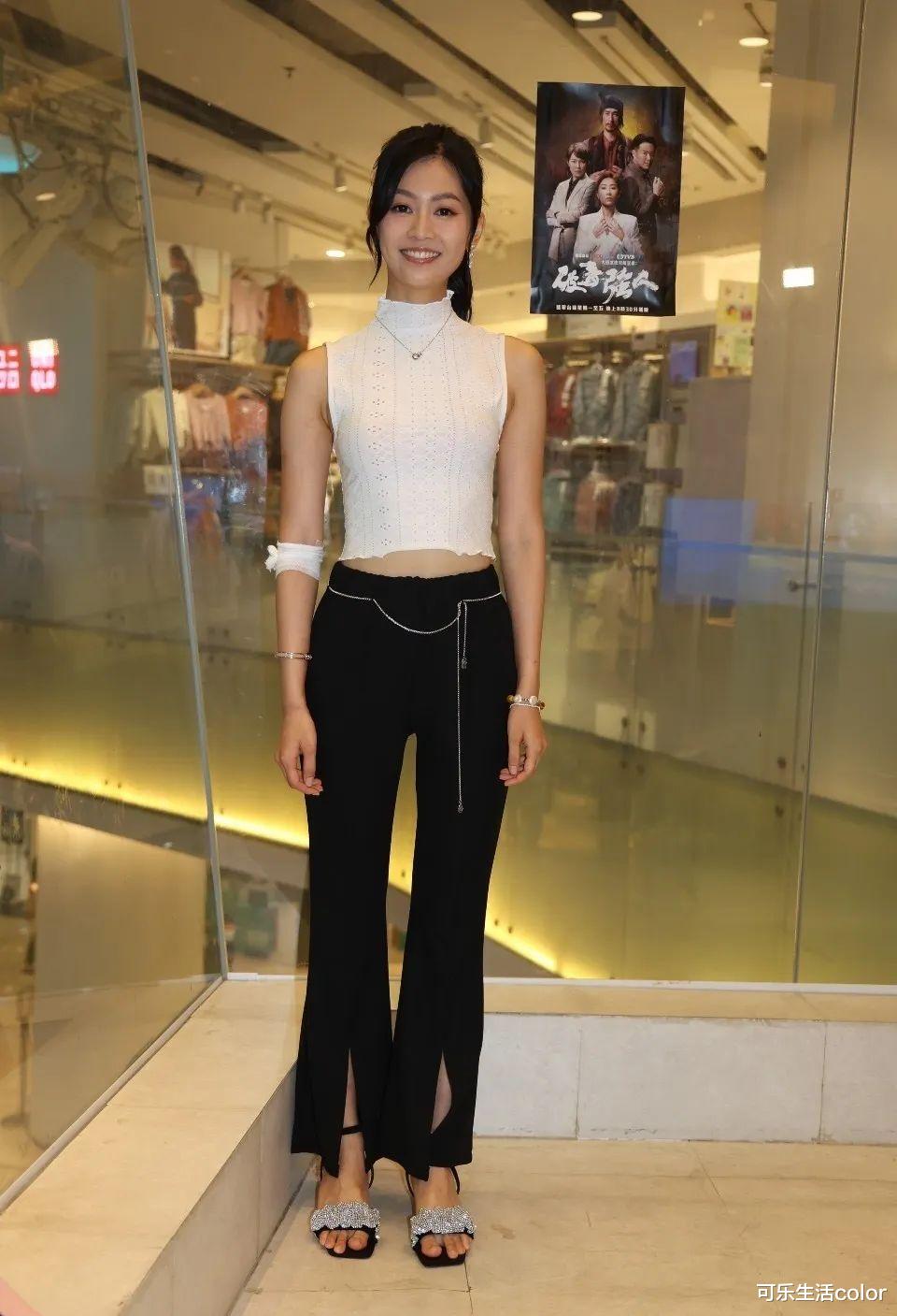 “港姐”变“打女”~郭柏妍用魔性形象搣甩绯闻，生得靓真係可以好任性！