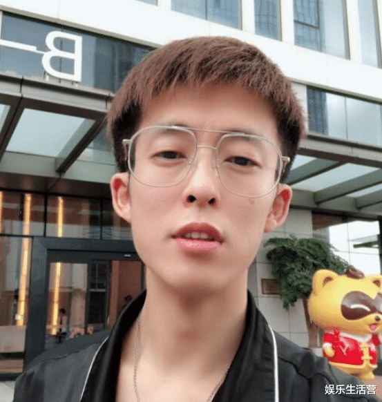 |《勉为其难》歌手王冕被抓，打赏洗钱近亿，判7年半老婆孩子跑路