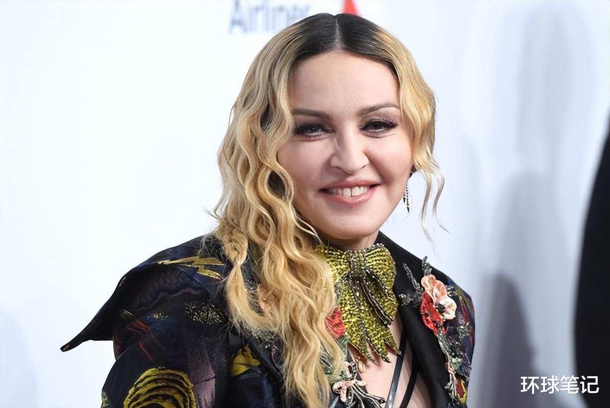 赵丽颖|麦当娜在格莱美颁奖后的变脸、整容和“臀部植入”造型