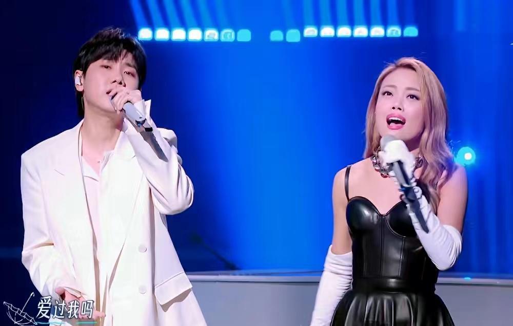 王琳凯|《天赐4》首播就开撕，王琳凯不满乐评人点评，抬杠后直接黑脸