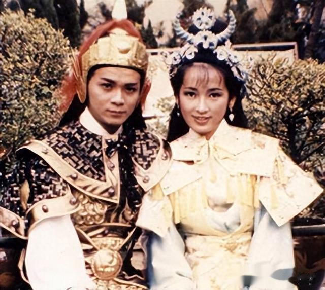 港媒曝黄日华求婚女神,妻子去世只有三年,说好的终生不娶呢?