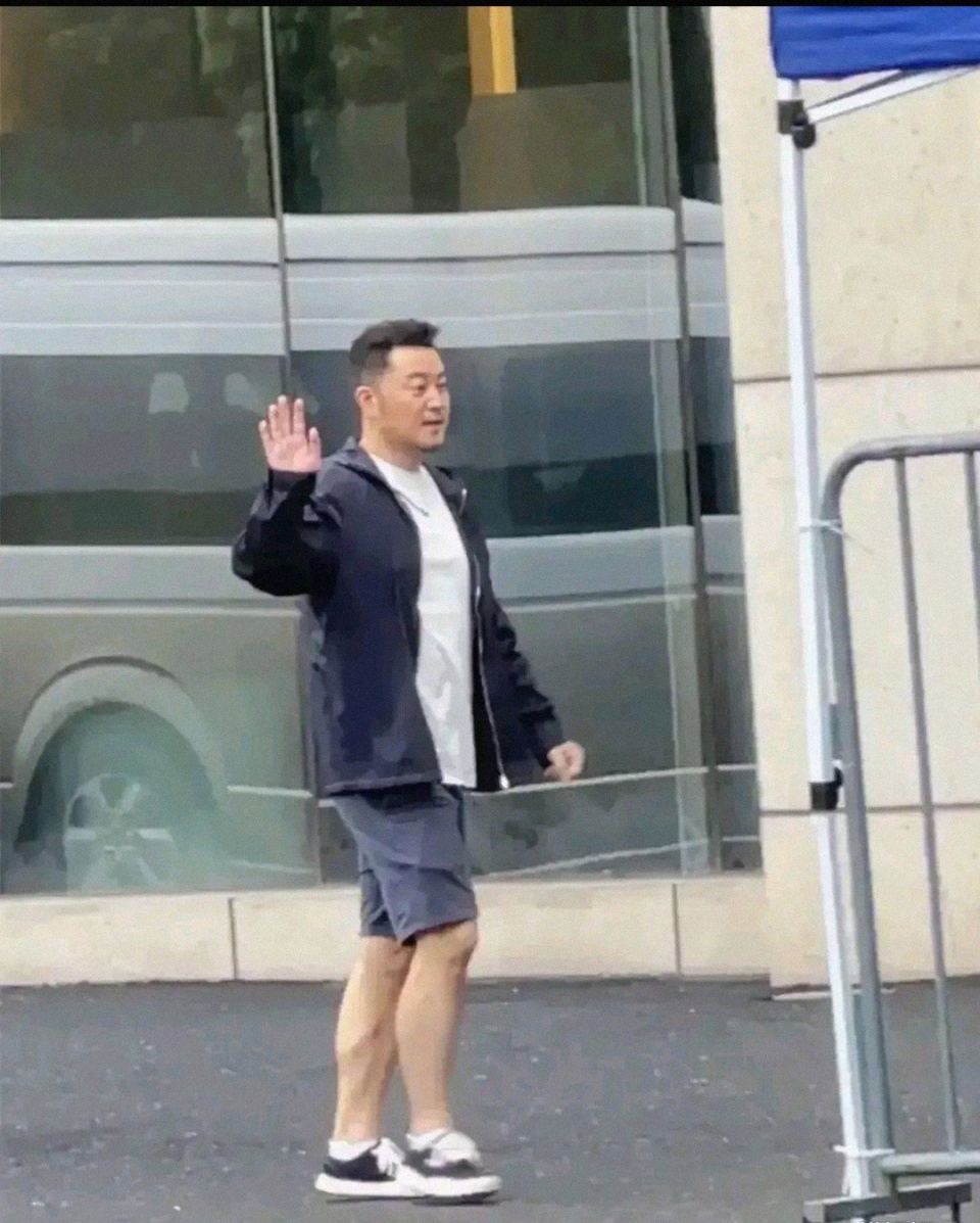 唐嫣|《王牌对王牌》第八季，贾玲退出，唐嫣加入