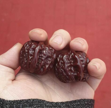 树籽手串的盘玩,干手汗手油手,哪种更适合盘红盘透