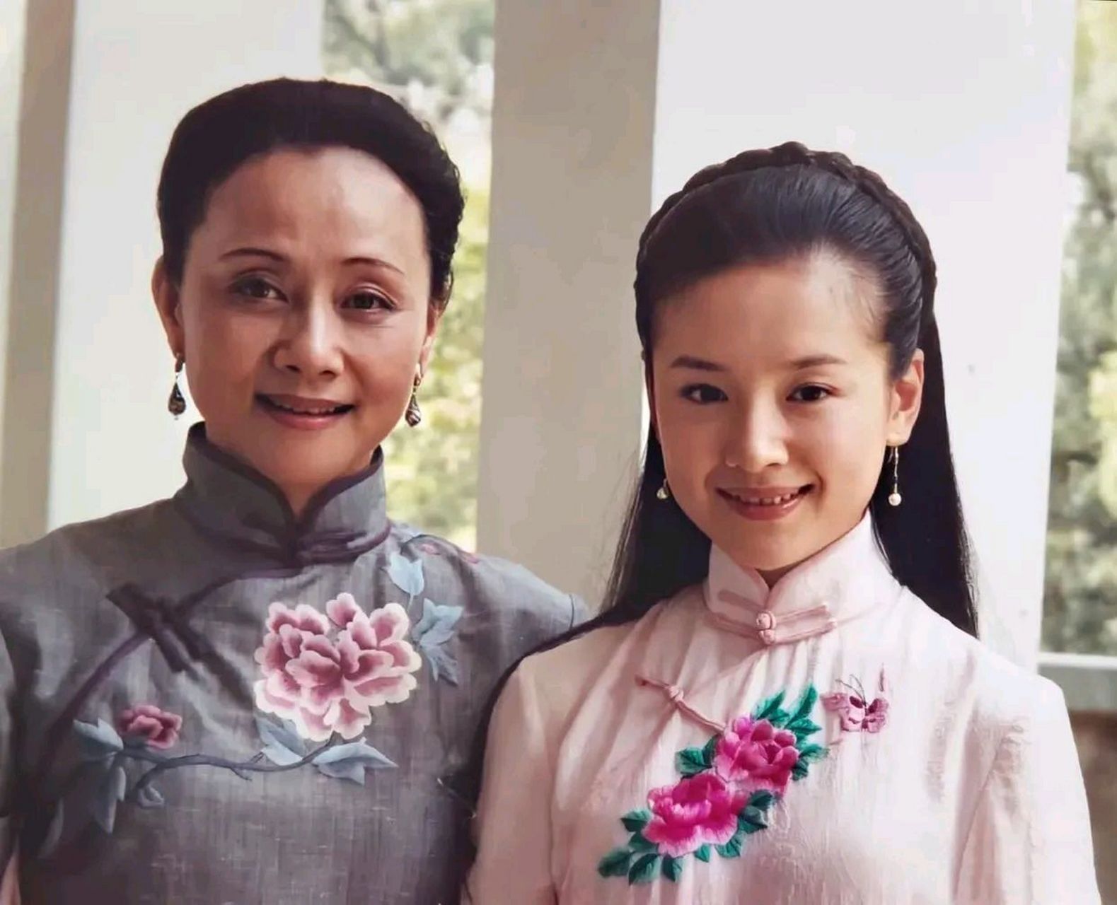 资本选的“老太君”像媒婆？网友：让这3个奶奶来演，味道就对了